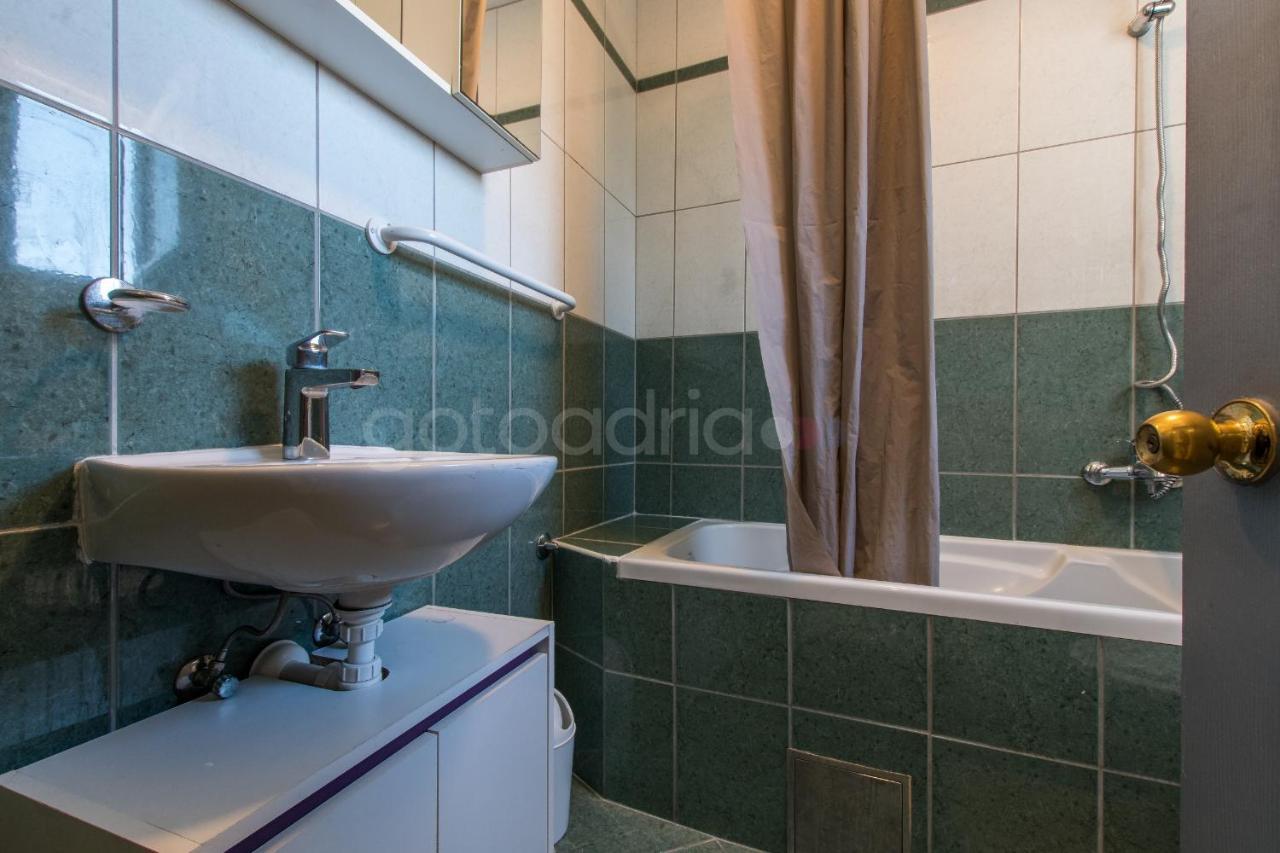 Apartment Vesna With Balcony & Free Parking Makarska Buitenkant foto
